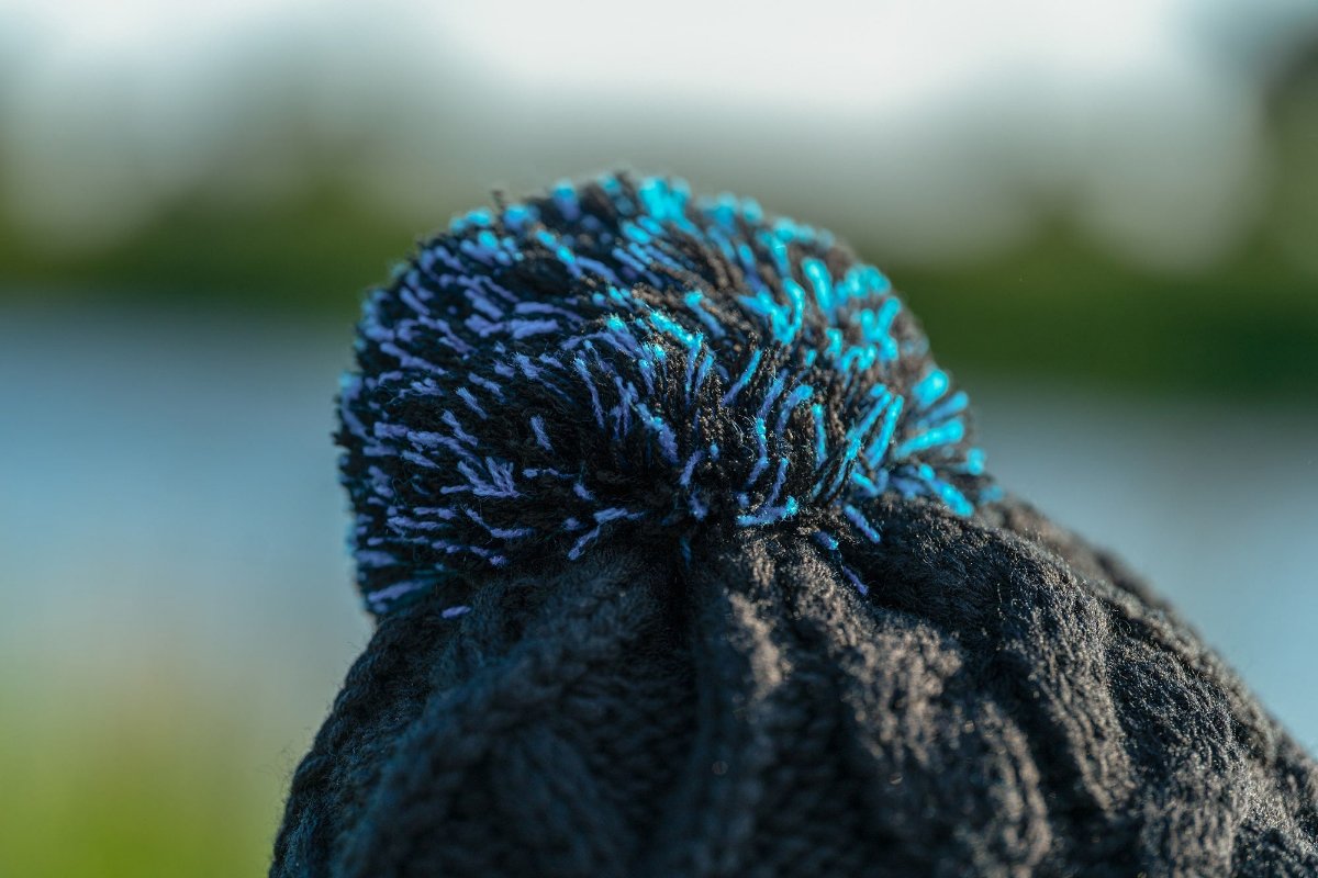 Preston knitted bobble